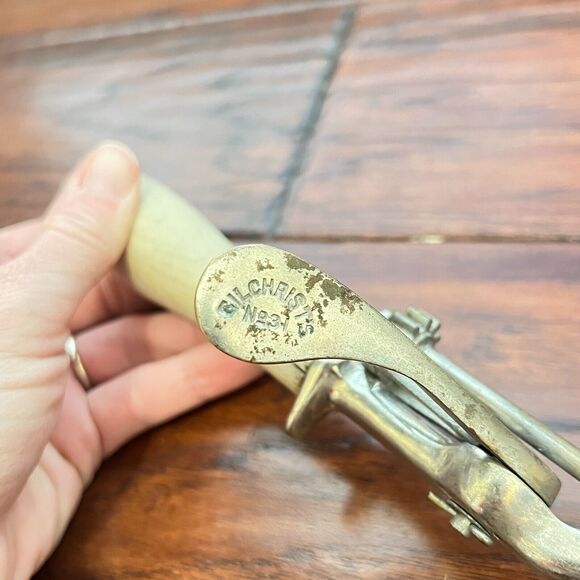 VTG GILCHRIST'S # 31 Wood Handle Brass Mechanical Ice Cream Scoop 11" IUC - Picture 5 of 8